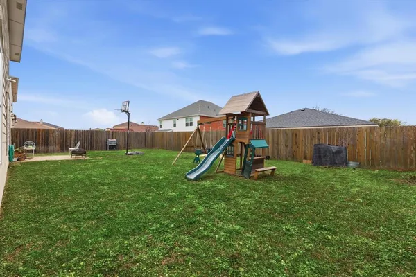 $2,650 | 14820 Ledgeview Court, Balch Springs, TX 75180