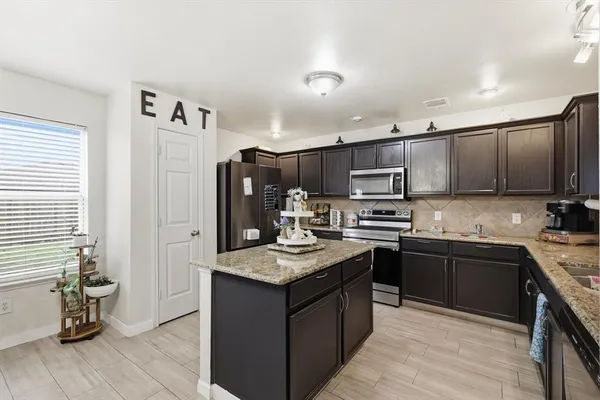 $2,650 | 14820 Ledgeview Court, Balch Springs, TX 75180