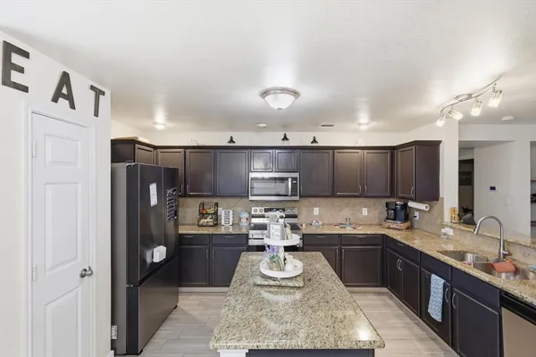 $2,650 | 14820 Ledgeview Court, Balch Springs, TX 75180