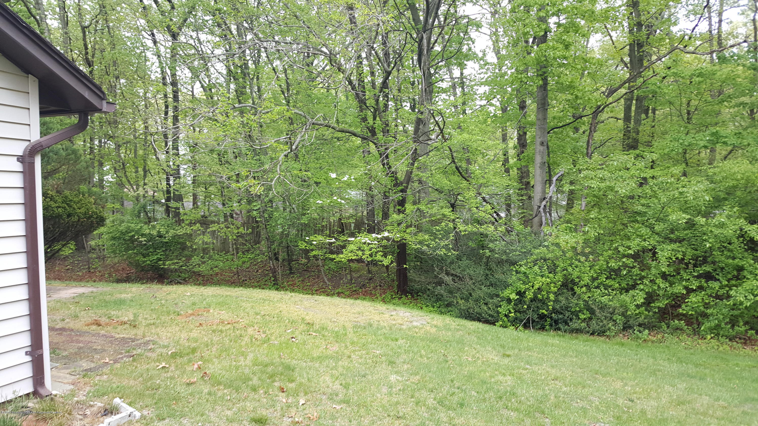 8 Robin Road Howell, NJ 07731 - Photo 21 of 23 20180512_123722