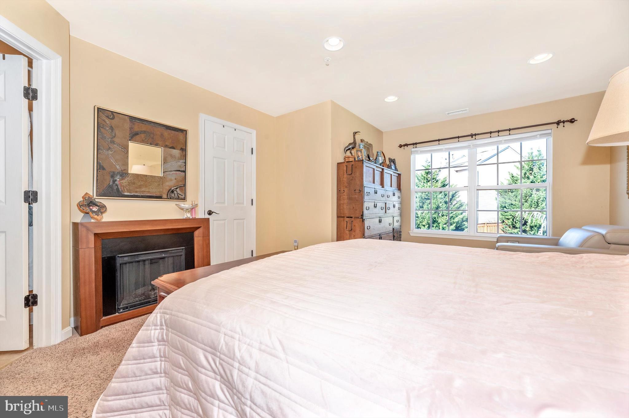 2490 Lakeside Drive Frederick, MD 21702 - Photo 14 of 31 Primary Bedroom with Sitting Area