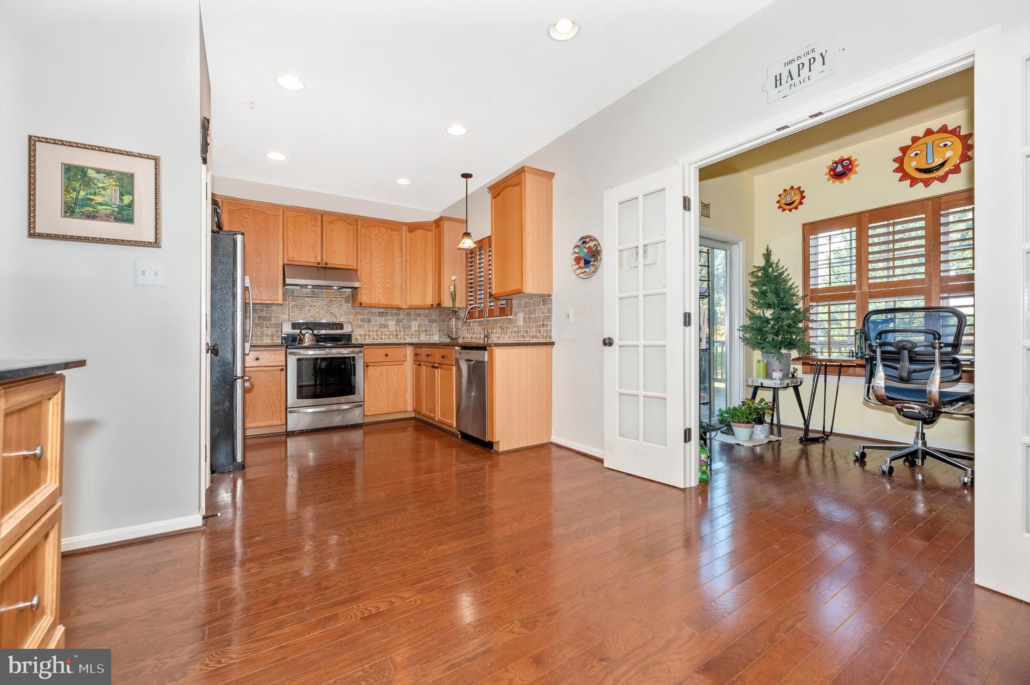 2490 Lakeside Drive Frederick, MD 21702 - Photo 7 of 31 Kitchen