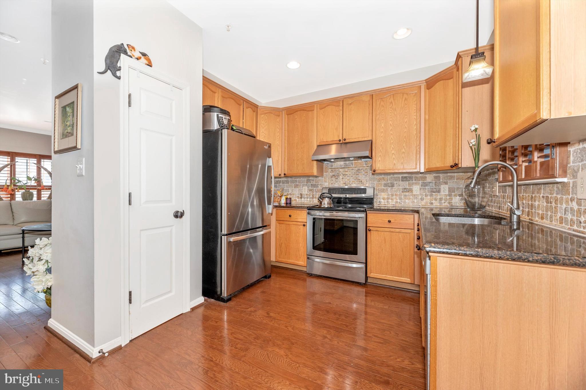 2490 Lakeside Drive Frederick, MD 21702 - Photo 8 of 31 Kitchen