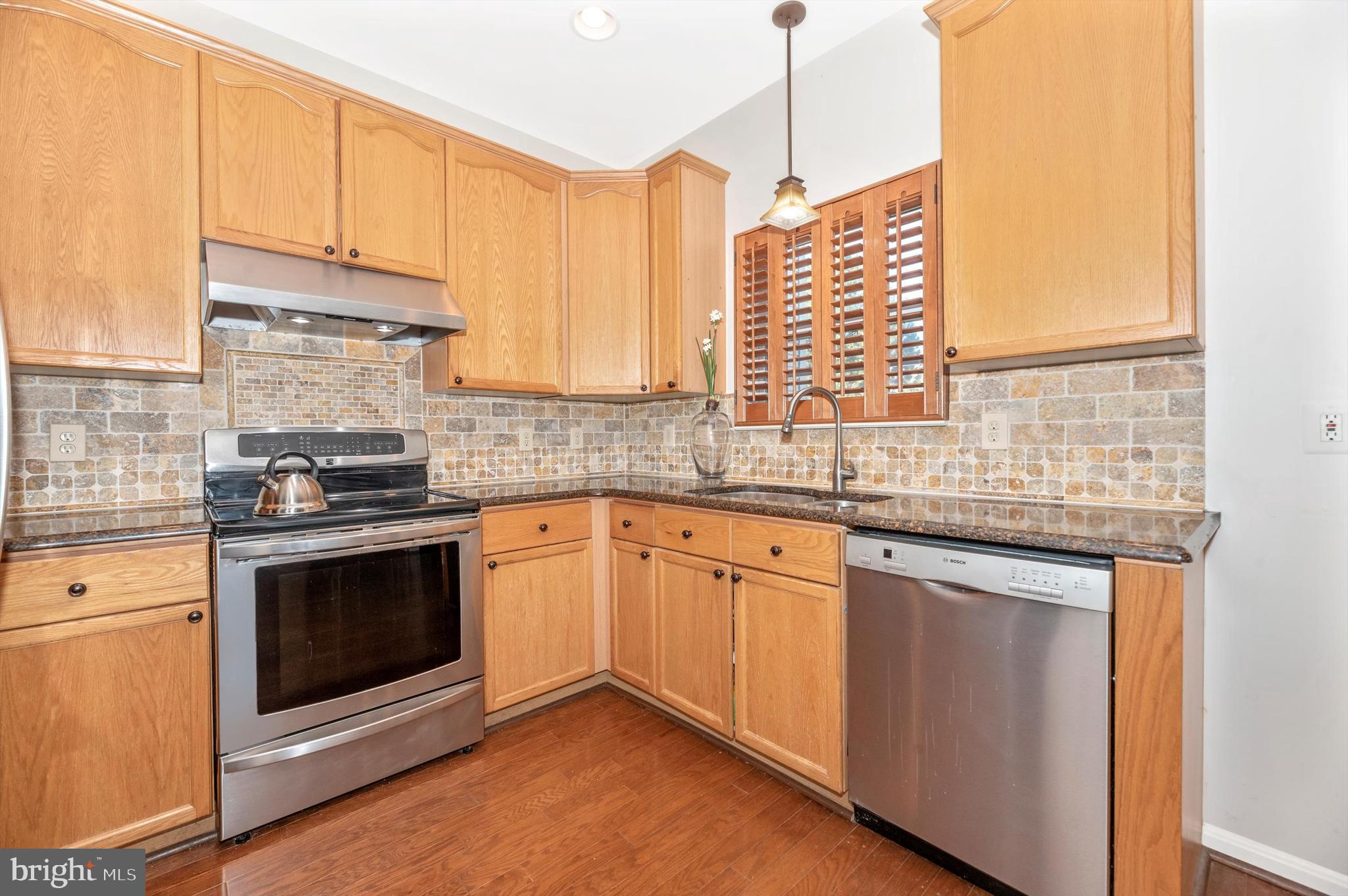 2490 Lakeside Drive Frederick, MD 21702 - Photo 10 of 31 Kitchen
