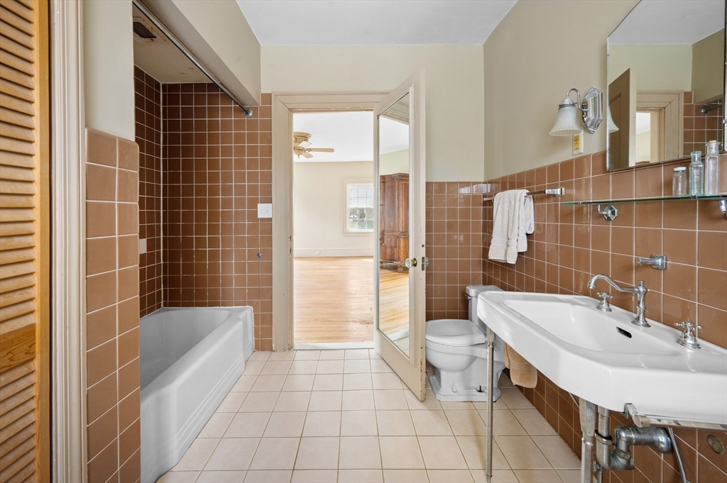 116 Adin Street Hopedale, MA 01747 - Photo 22 of 38