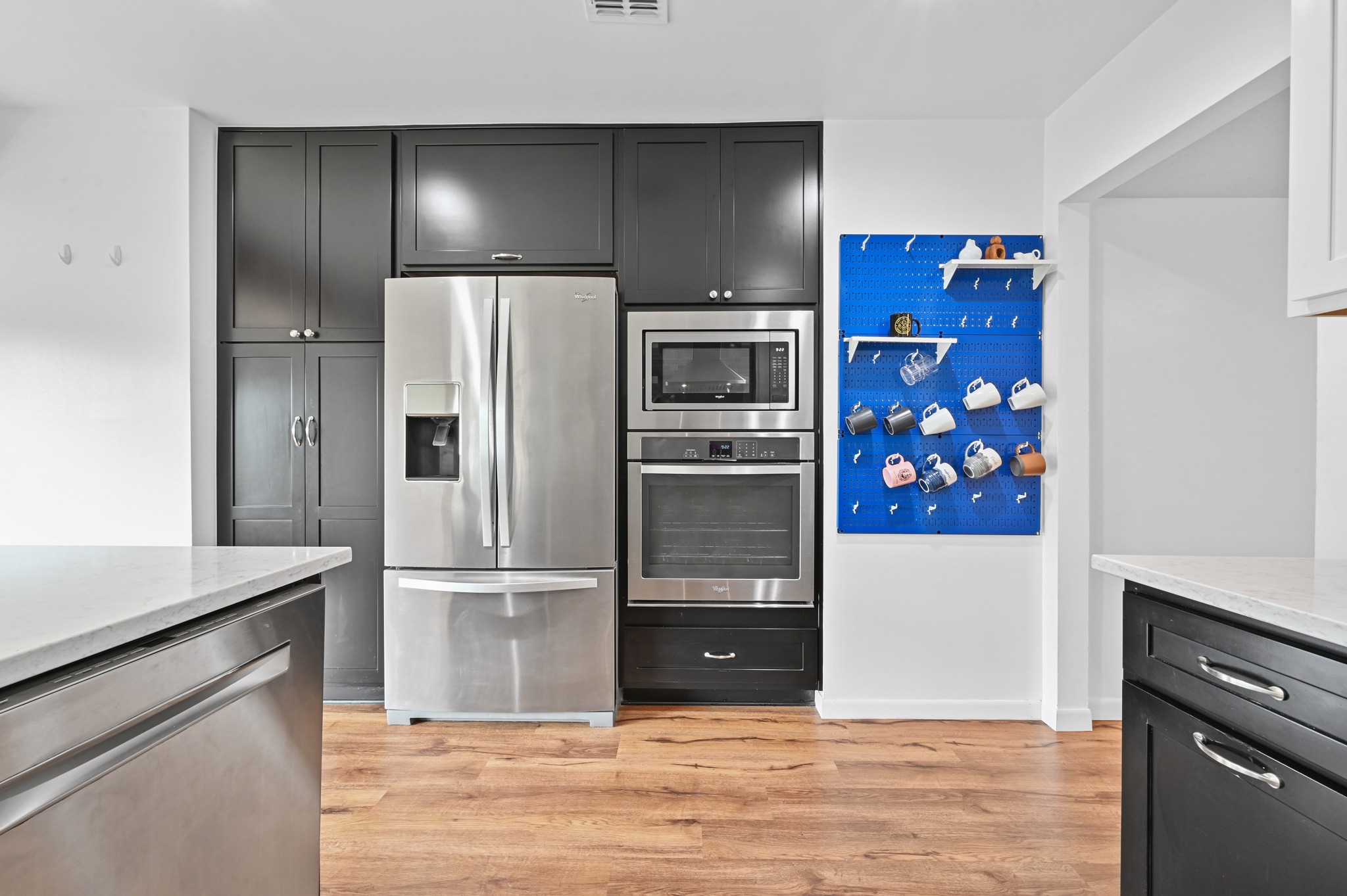 5301 Buffalo Pass Austin, TX 78745 - Photo 10 of 26 Kitchen featuring stainless steel appliances