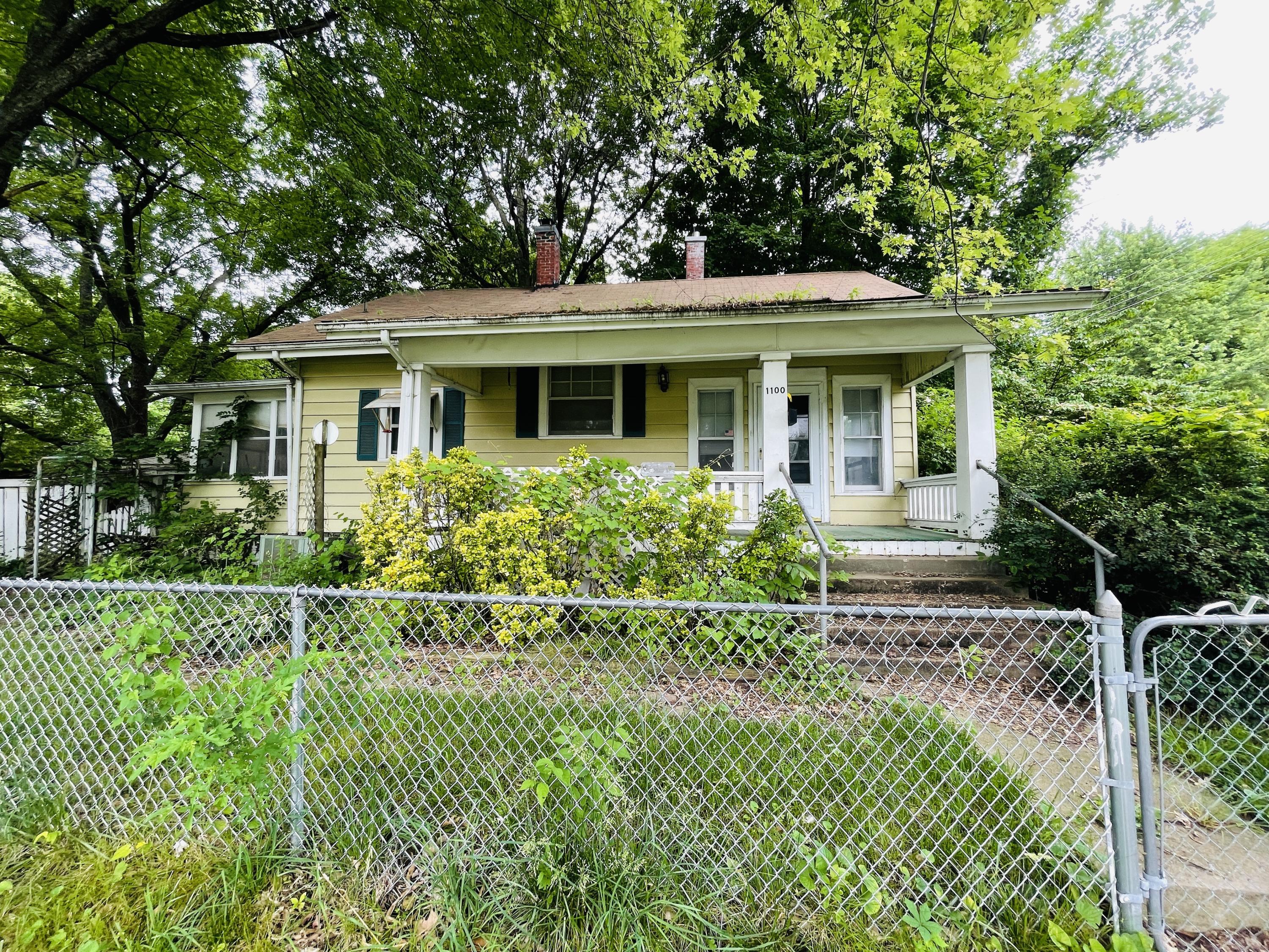 1100 West Calhoun Street Springfield, MO 65802 - Photo 1 of 1 IMG_3029
