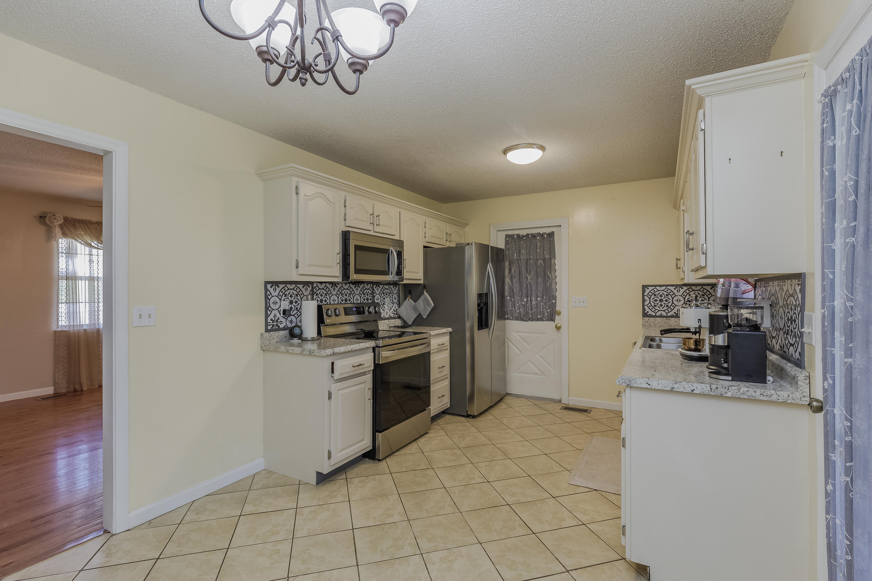 159 Spring Wind Circle Ringgold, GA 30736 - Photo 9 of 48 Kitchen / Dining