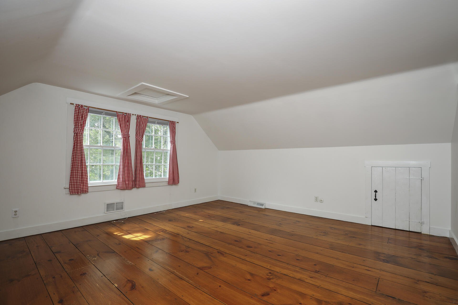 30 Bog Pond Road Brewster, MA 02631 - Photo 8 of 30 018-photo-bedroom-9341075