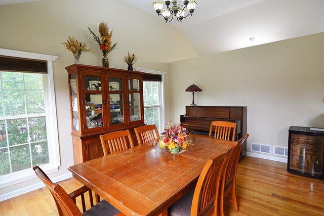 1522 Riverside Avenue St. Charles, IL 60174 - Photo 4 of 20