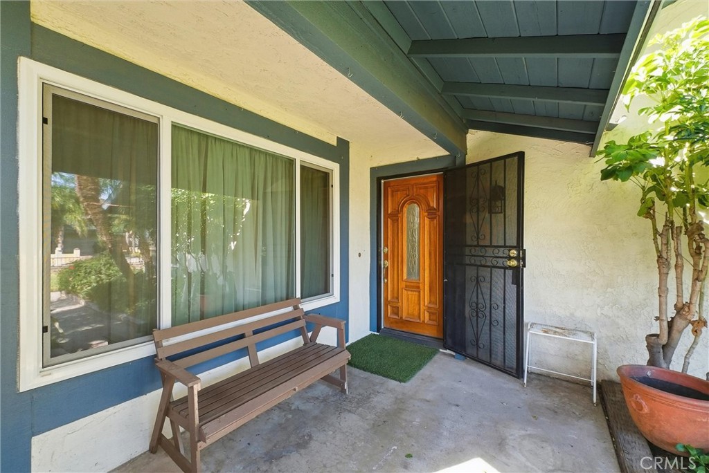 4314 Baggett Drive Riverside, CA 92505 - Photo 4 of 32