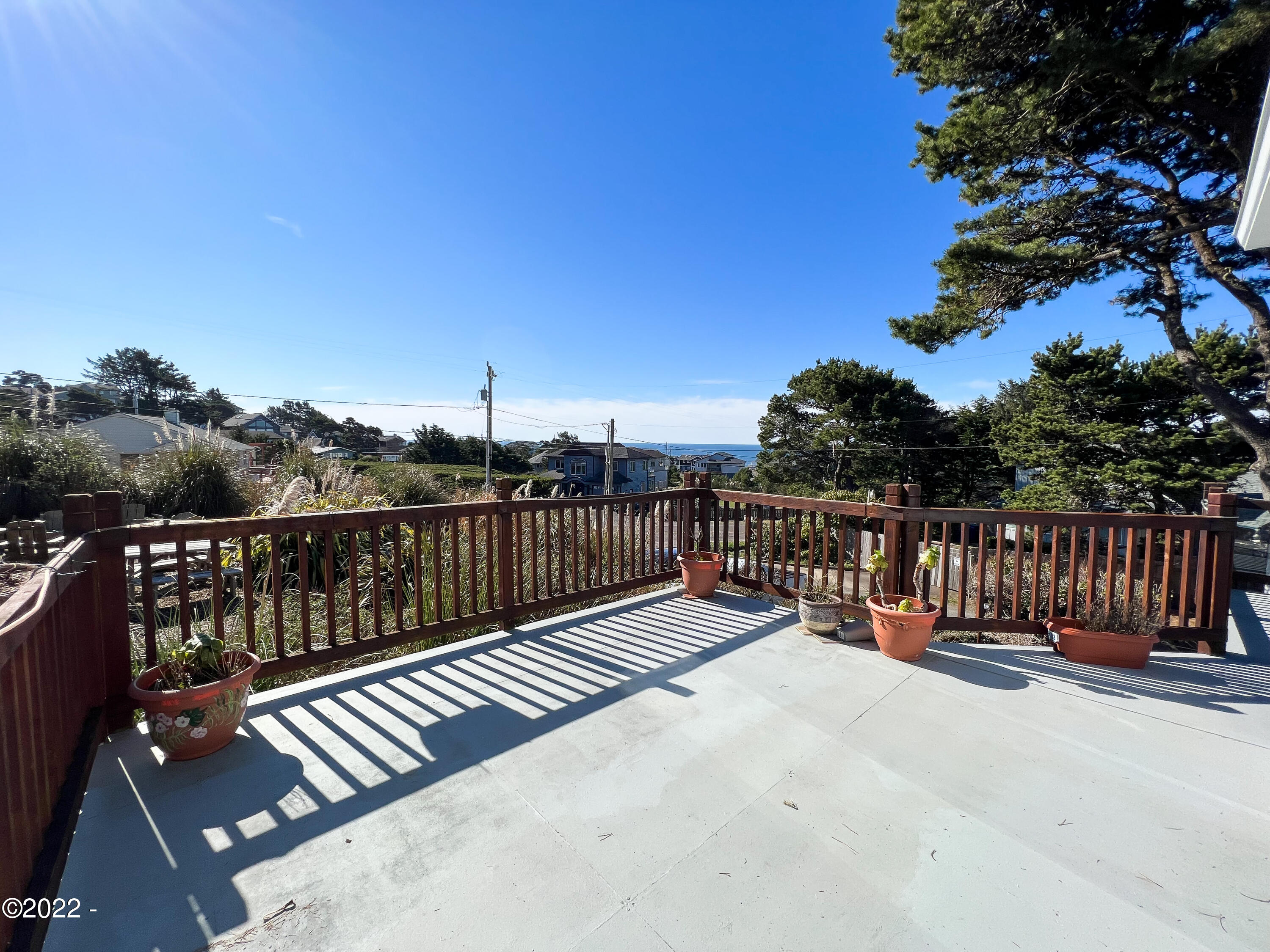 5320 Northeast Logan Road Lincoln City, OR 97367 - Photo 4 of 21 Southside upper deck