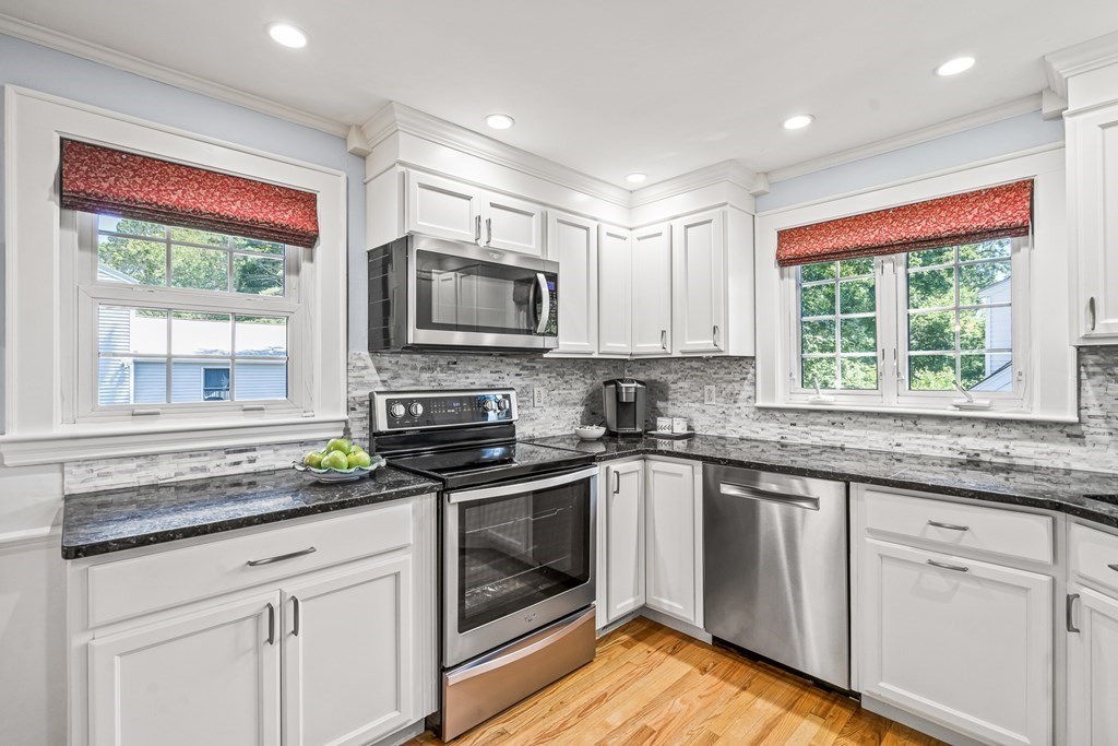 19 Seward Road Stoneham, MA 02180 - Photo 12 of 38 Gallery Image 12