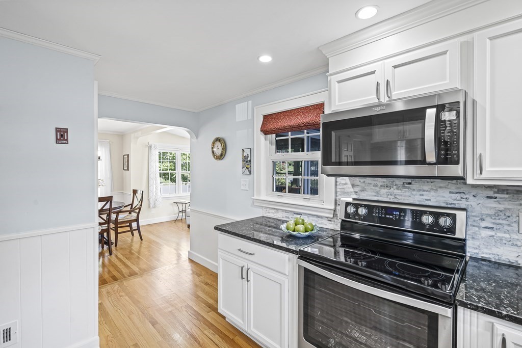 19 Seward Road Stoneham, MA 02180 - Photo 14 of 38 Gallery Image 14