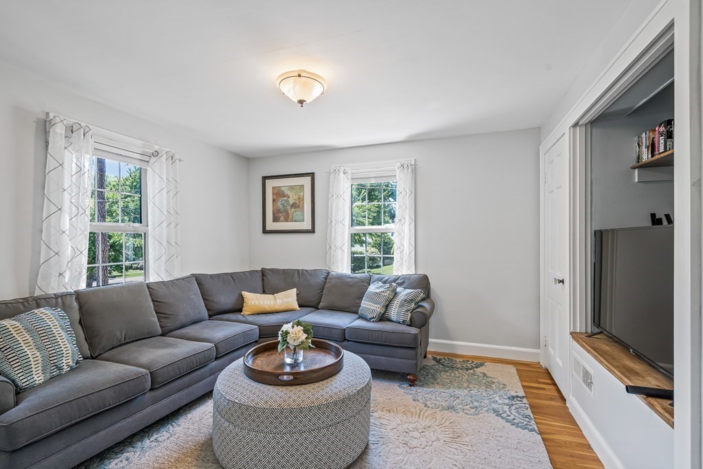 19 Seward Road Stoneham, MA 02180 - Photo 18 of 38 Gallery Image 18