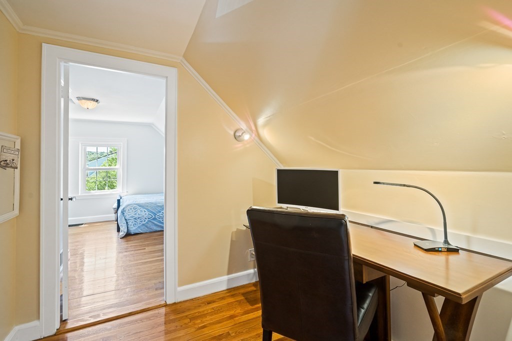 19 Seward Road Stoneham, MA 02180 - Photo 27 of 38 Gallery Image 27