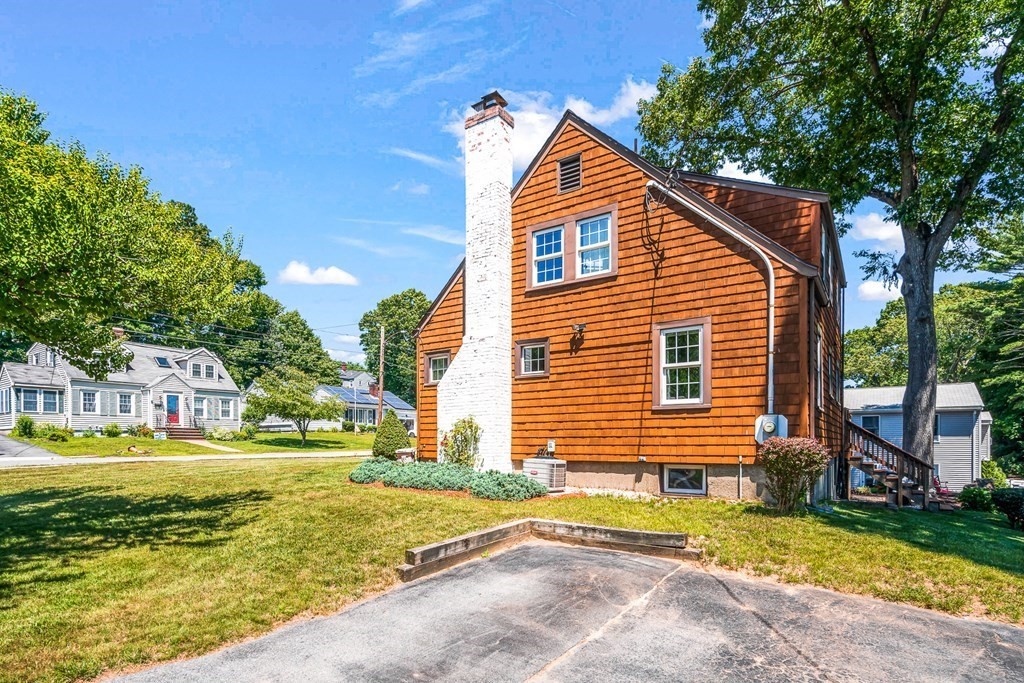 19 Seward Road Stoneham, MA 02180 - Photo 34 of 38 Gallery Image 34