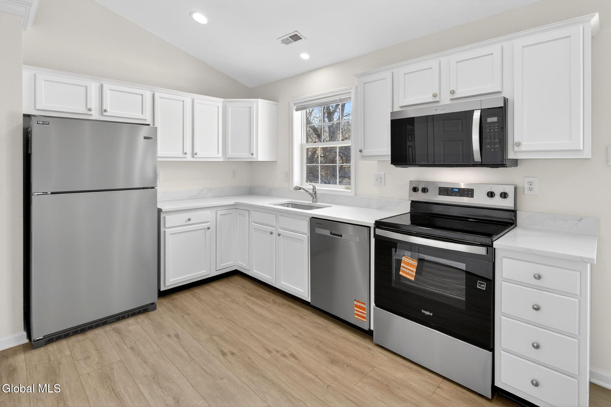 34 Riverside Drive Rotterdam, NY 12150 - Photo 11 of 30 Interior 08