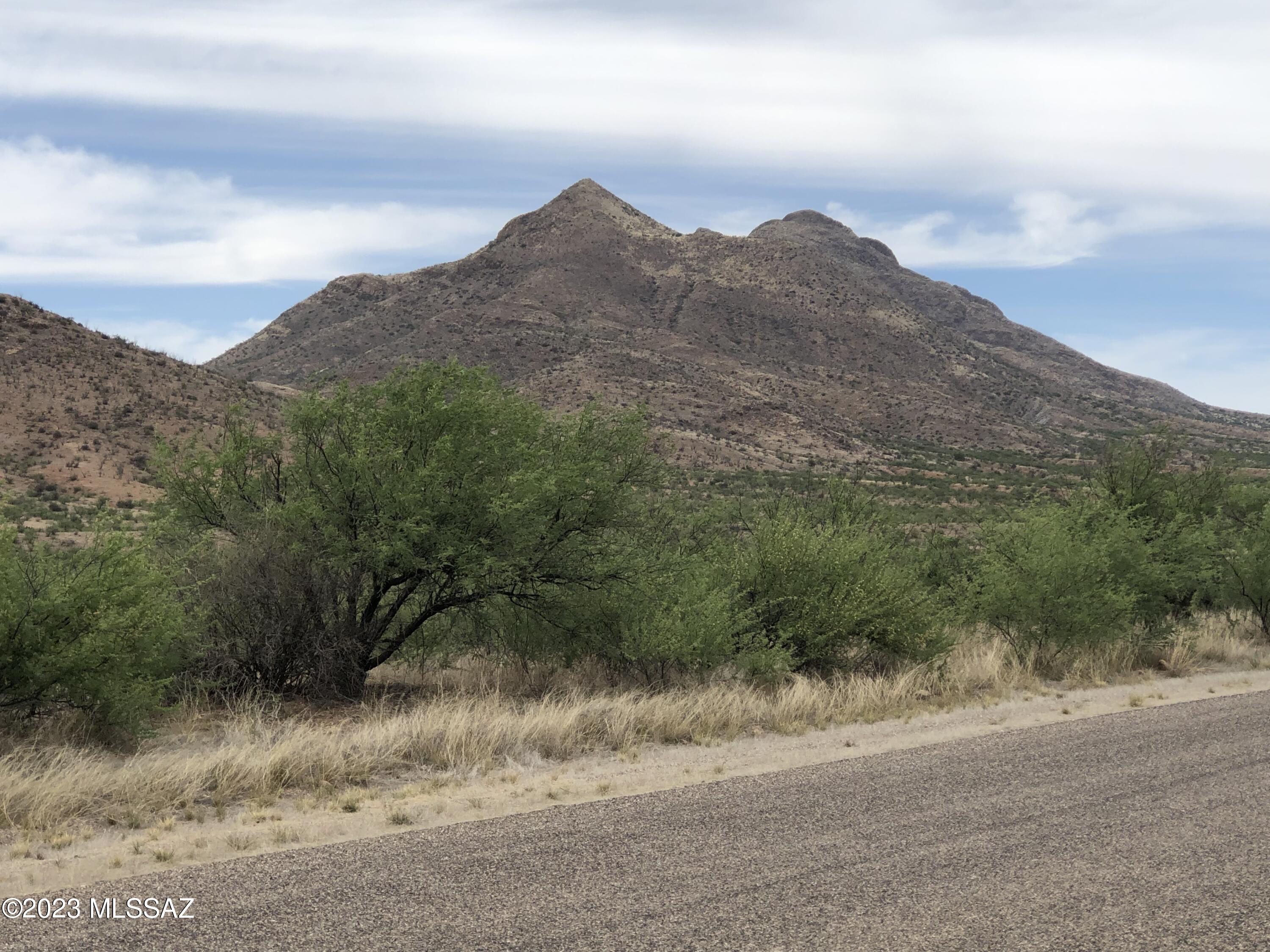 106 Circulo Penjamo, Unit 13 Rio Rico, AZ 85648 - Photo 4 of 6