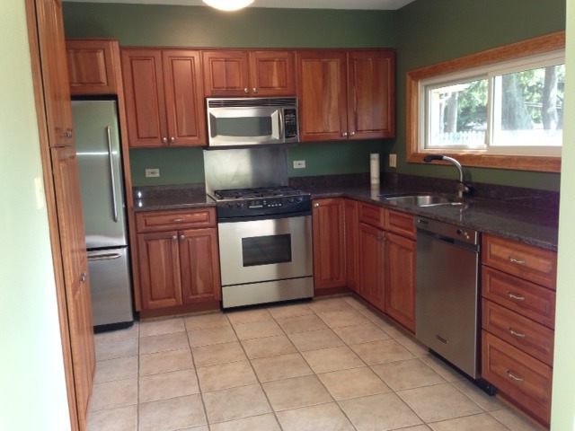 1118 Meadow Road Northbrook, IL 60062 - Photo 4 of 12