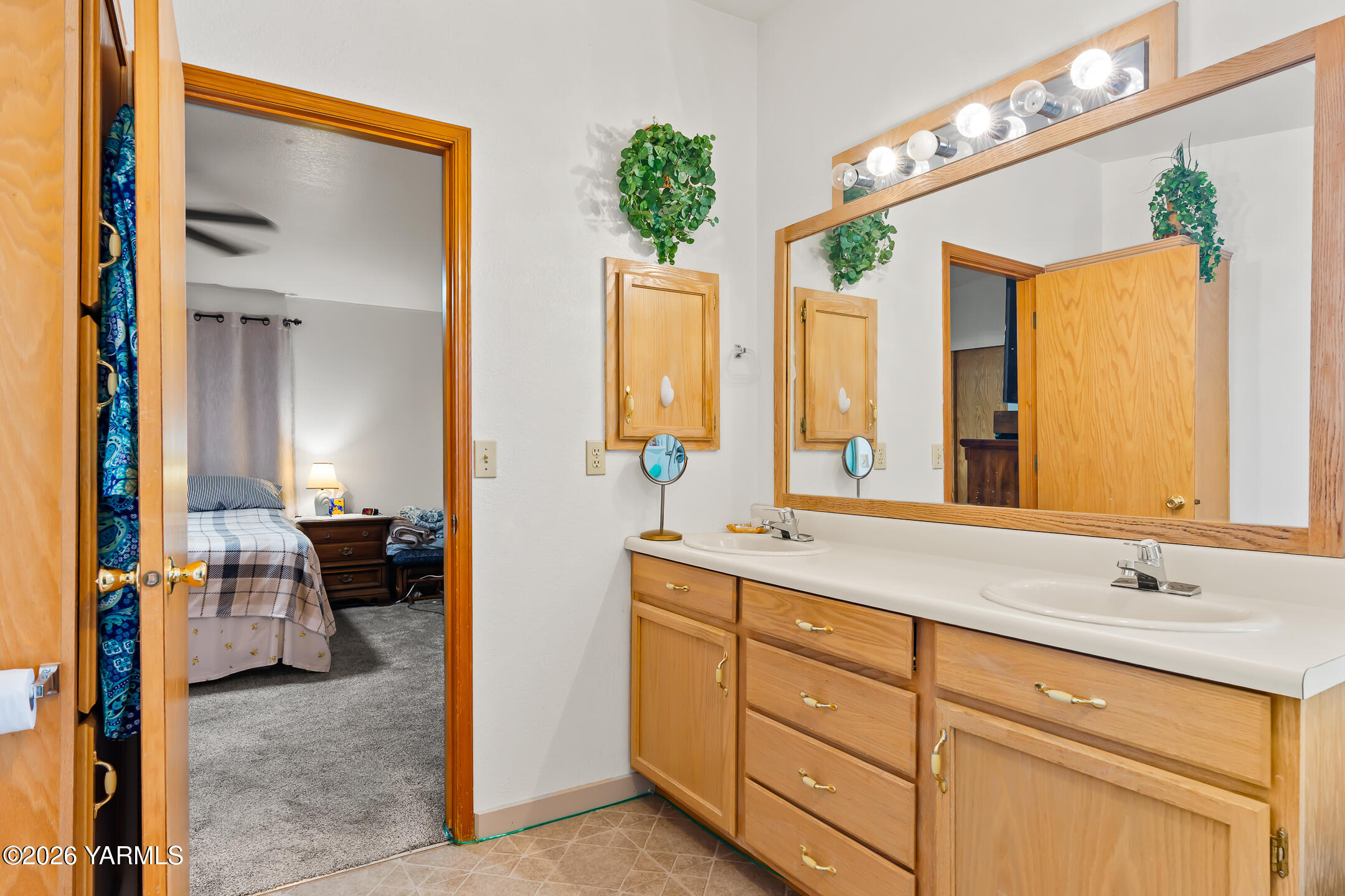 3701 Gun Club Road, Unit 139 Yakima, WA 98901 - Photo 14 of 24 Primary Bathroom