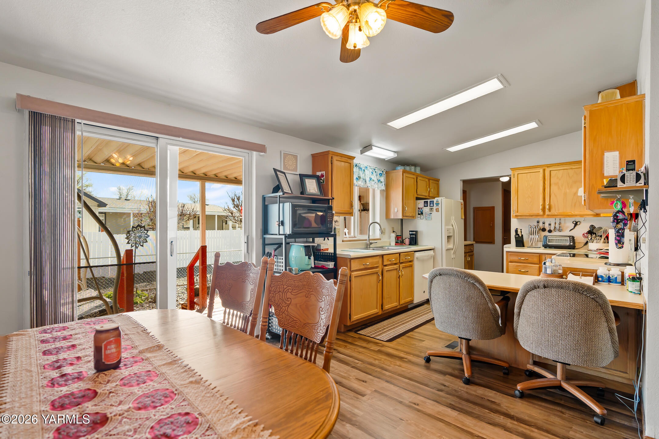 3701 Gun Club Road, Unit 139 Yakima, WA 98901 - Photo 7 of 24 Dining
