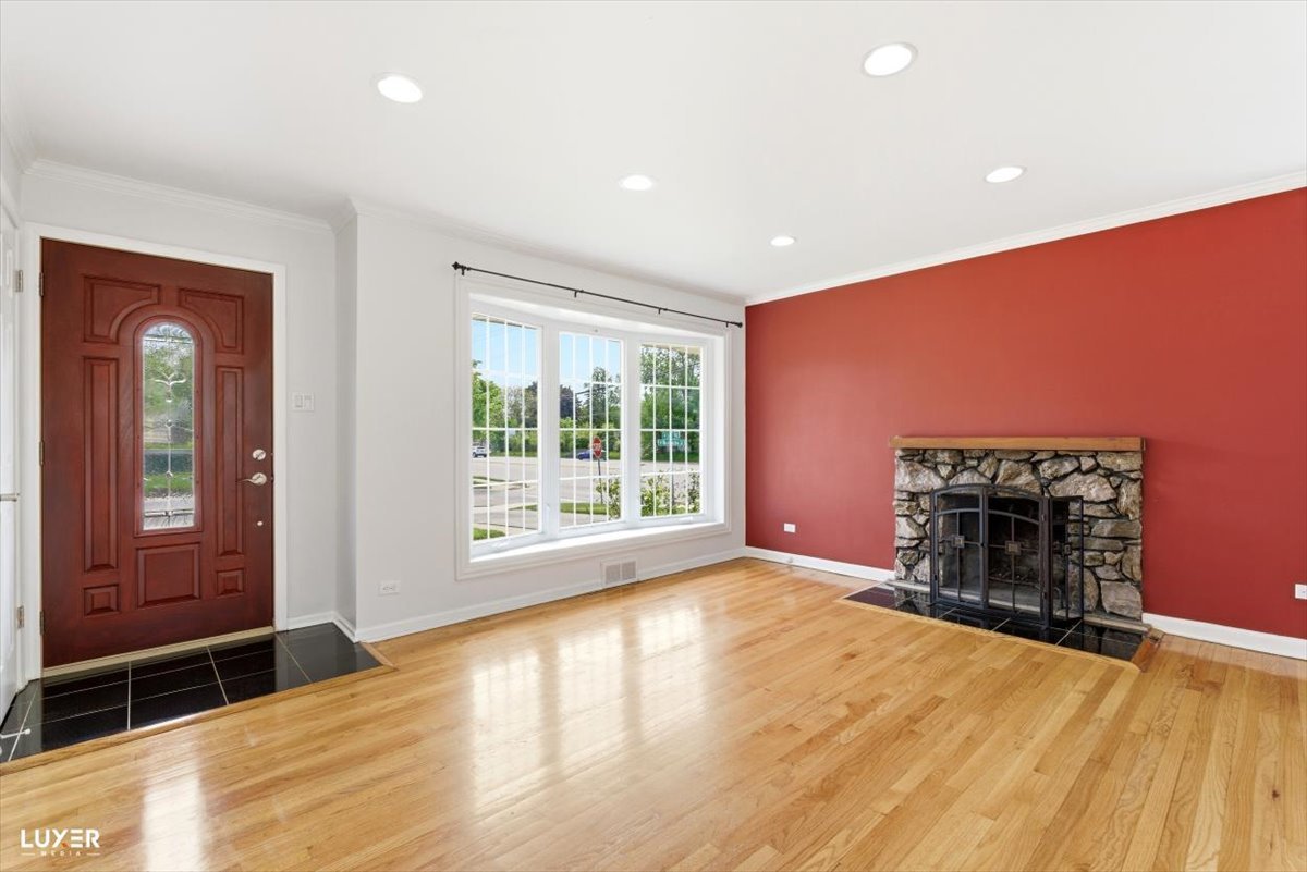 2 Washington Street Glenview, IL 60025 - Photo 7 of 39