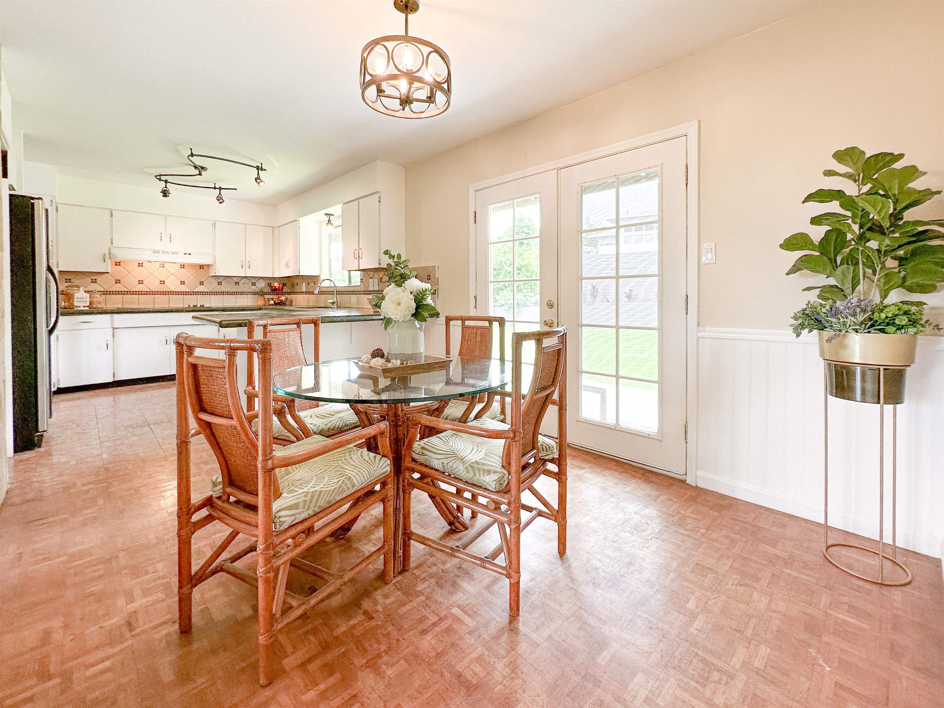 1875 Lower Kula Road Kula, HI 96790 - Photo 11 of 36 a dining room with furniture and window