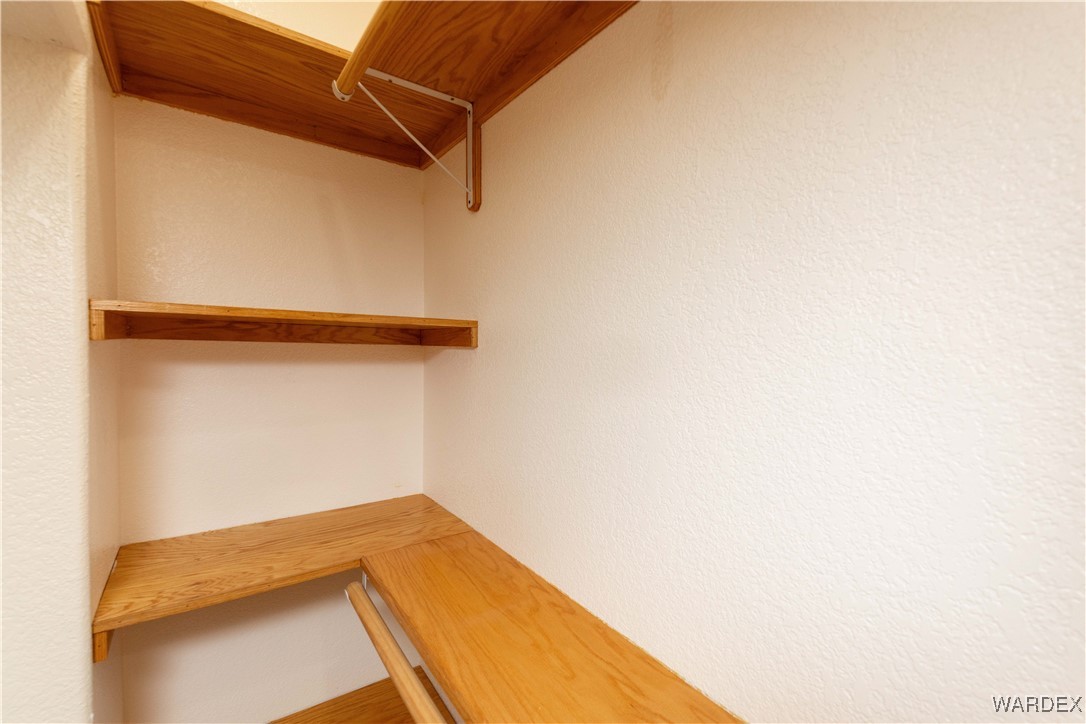 4069 Concho Road Golden Valley, AZ 86413 - Photo 20 of 43 Closet