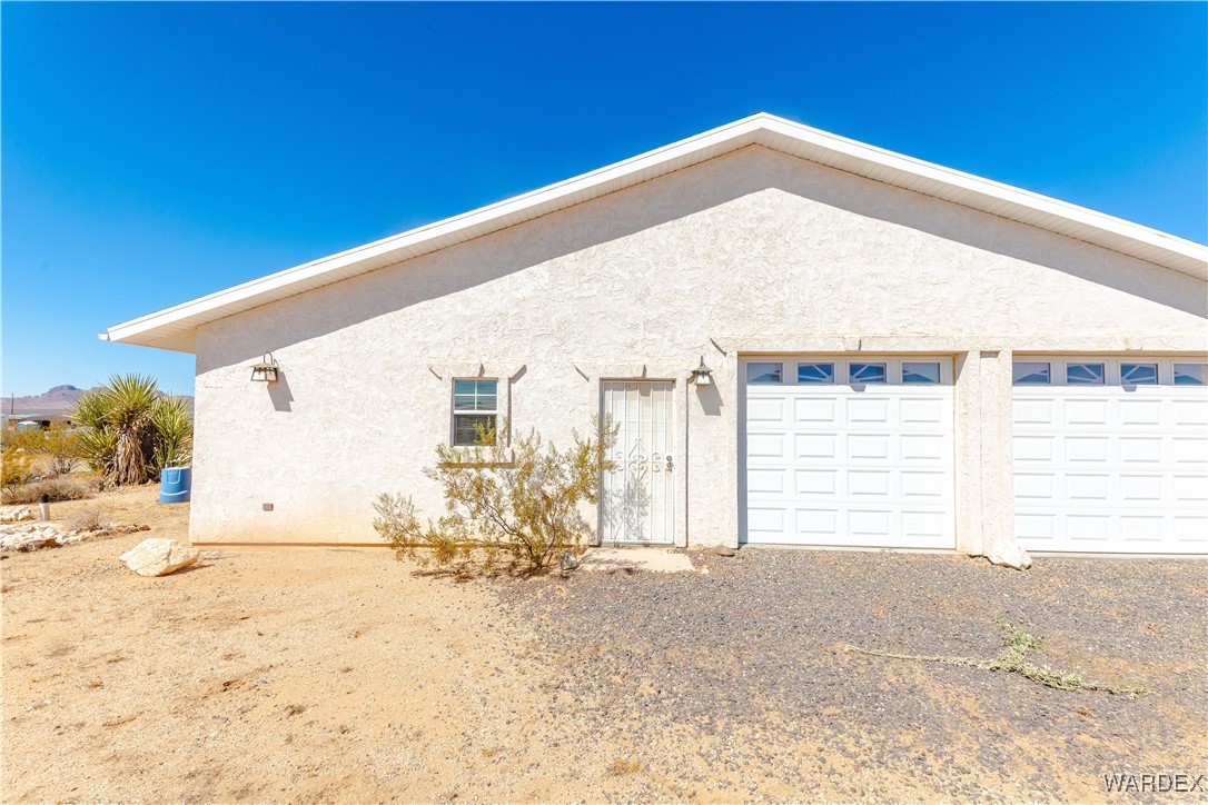 4069 Concho Road Golden Valley, AZ 86413 - Photo 24 of 43 Side of Structure