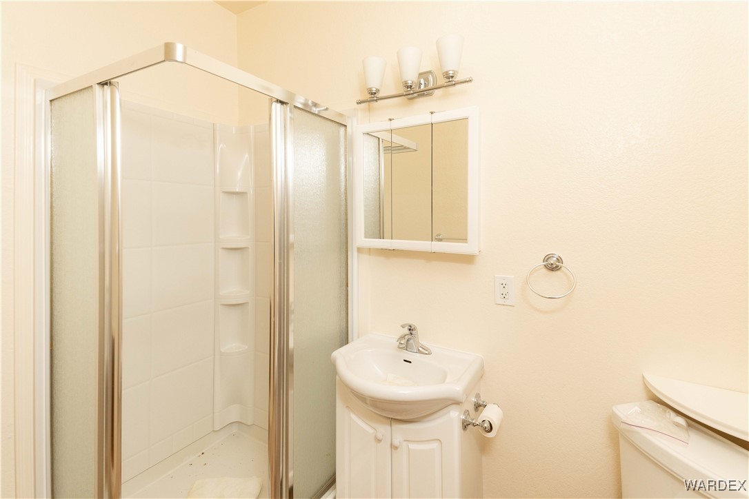 4069 Concho Road Golden Valley, AZ 86413 - Photo 3 of 43 Bathroom