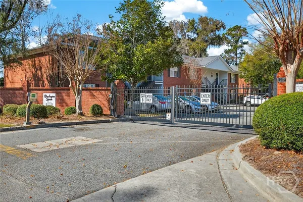 $215,000 | 310 Tibet Avenue, Unit 8, Savannah, GA 31406