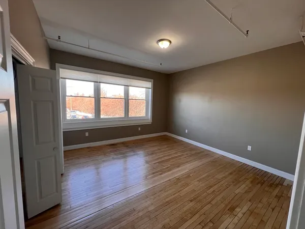 $2,700 | 158 Main Street, Unit 12, Greenfield, MA 01301