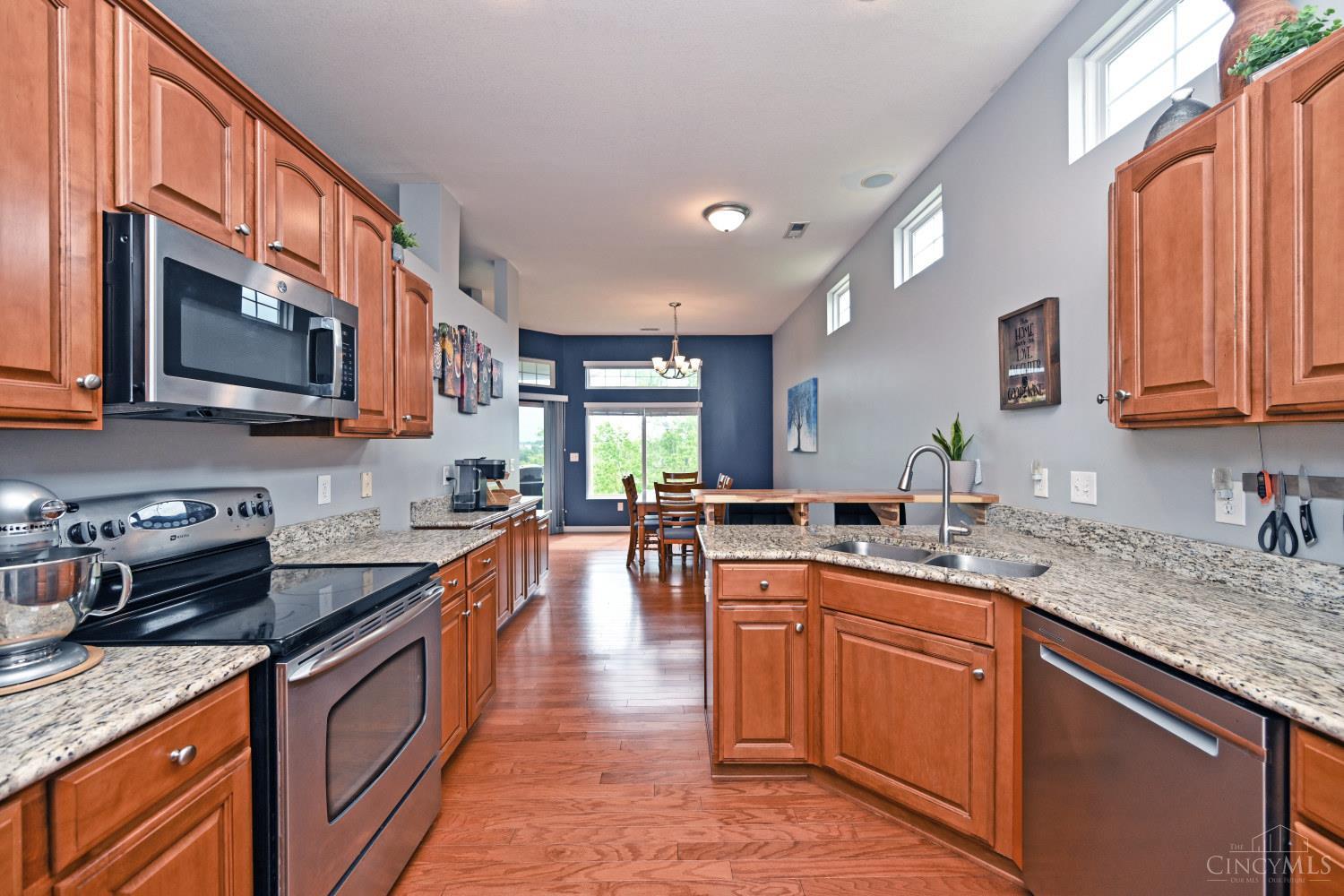 7302 Bridge Point Drive Cincinnati, OH 45248 - Photo 14 of 42