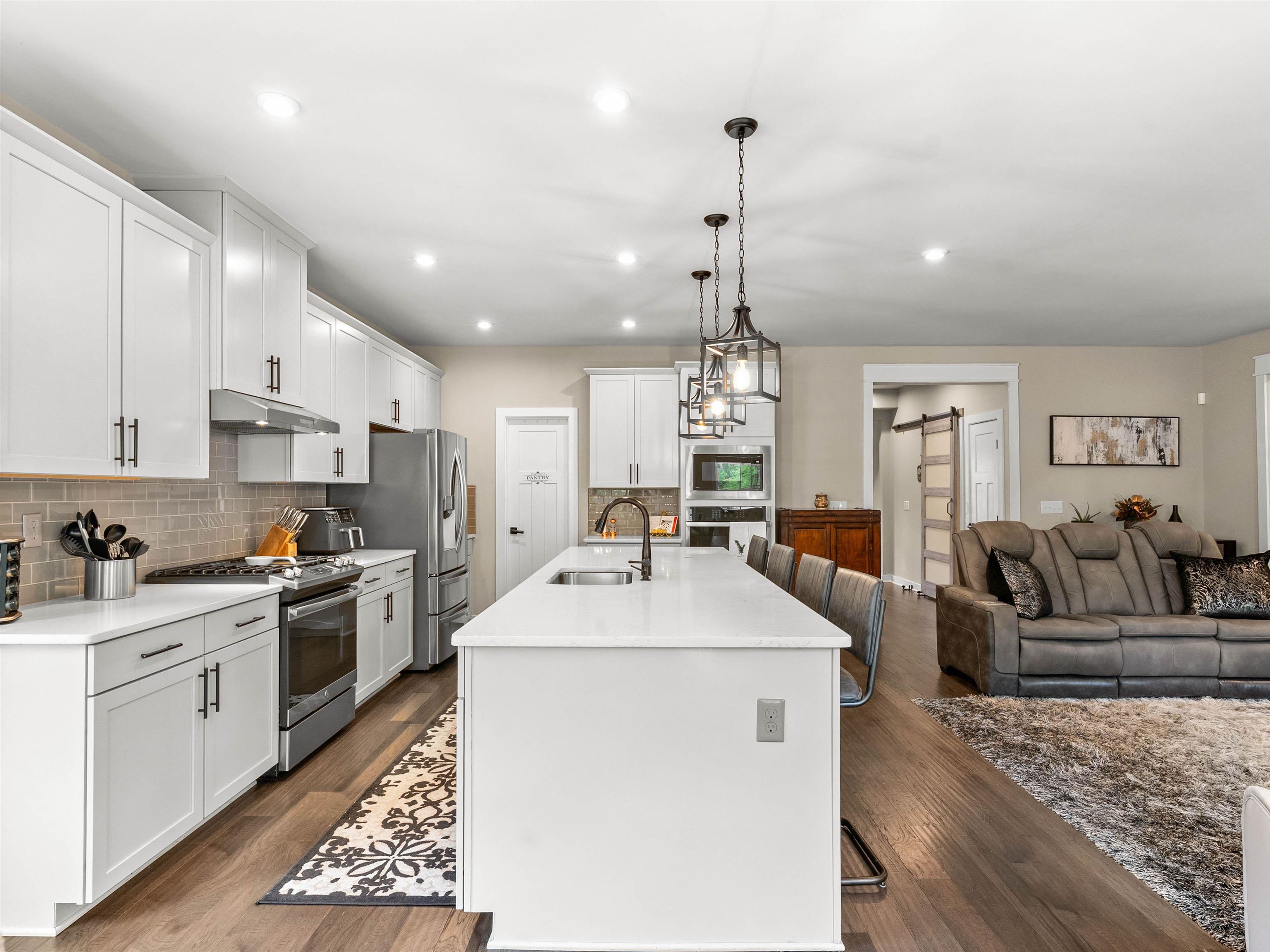 102 Mohegan Way Greenville, SC 29607 - Photo 14 of 50