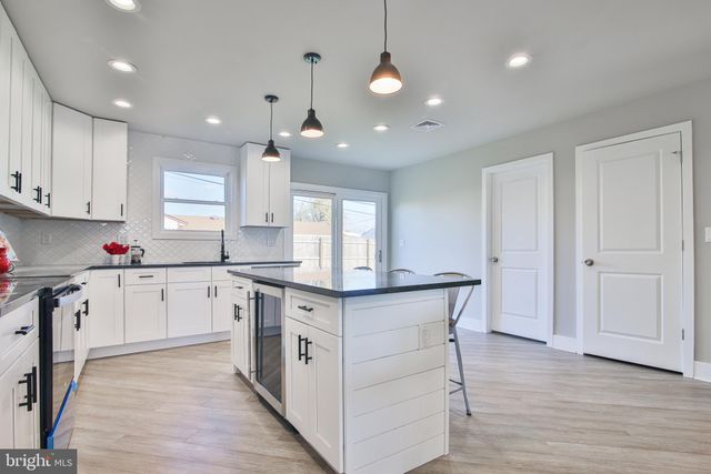 $470,000 | 36 Meadow Lane, Levittown, PA 19054