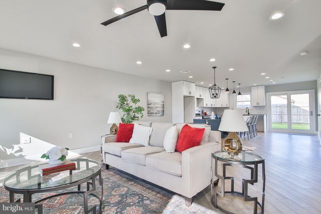 $470,000 | 36 Meadow Lane, Levittown, PA 19054