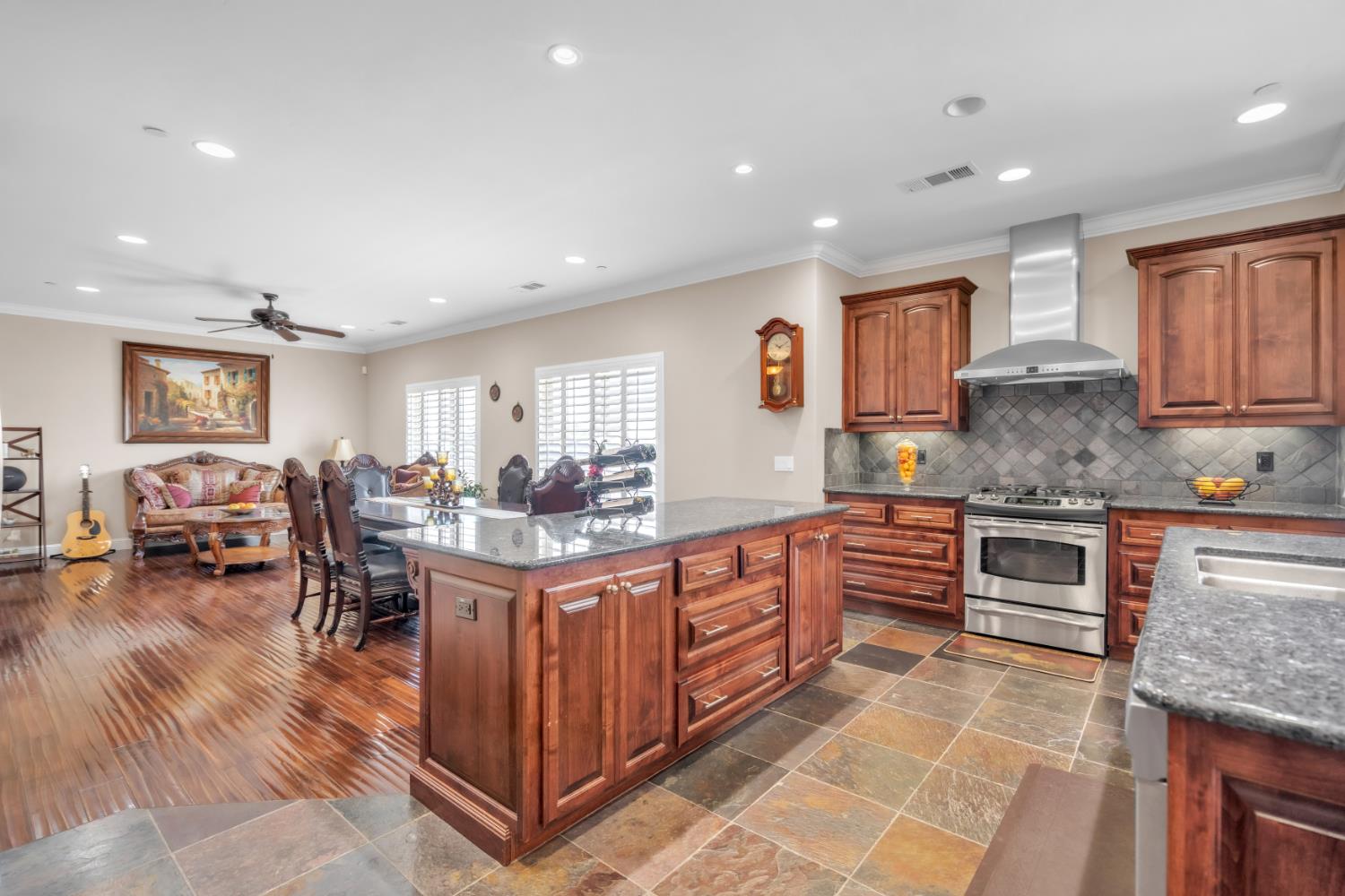 8654 Bradshaw Road Elk Grove, CA 95624 - Photo 10 of 39