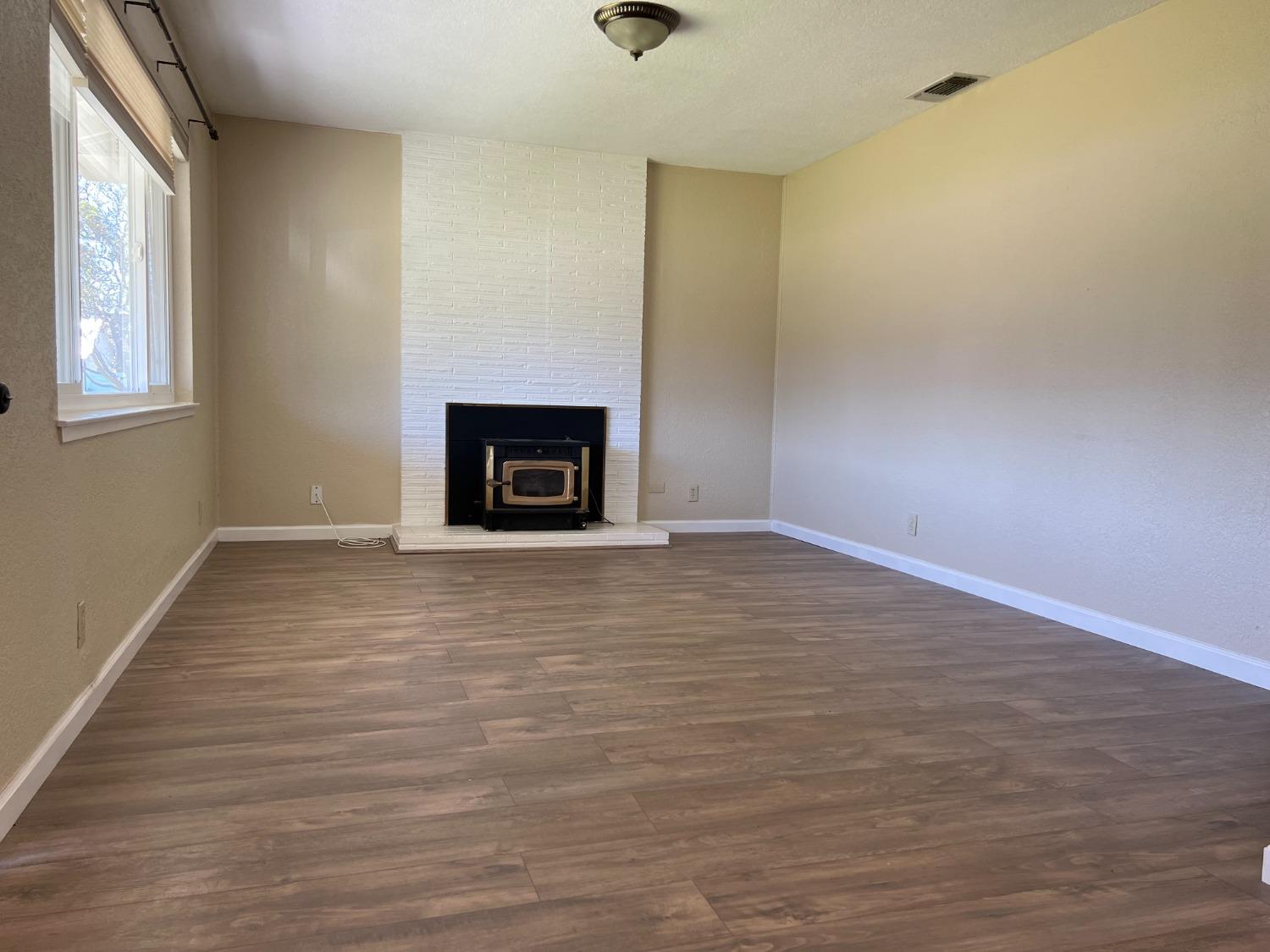 12255 Atkinson Road Lodi, CA 95240 - Photo 3 of 29