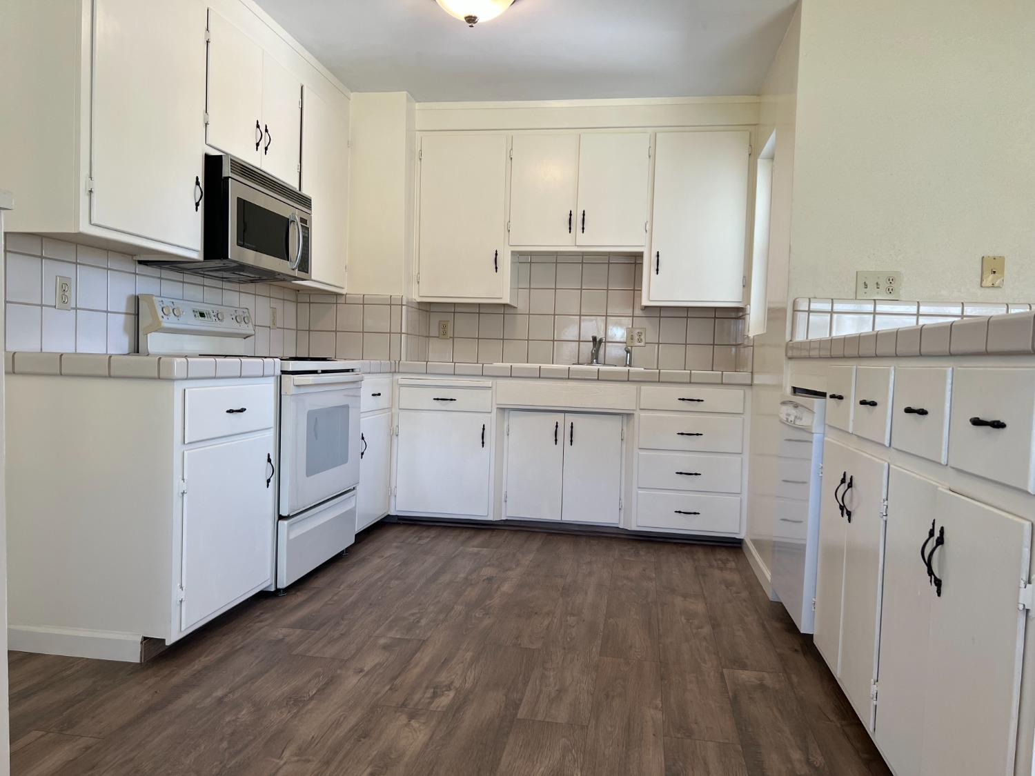 12255 Atkinson Road Lodi, CA 95240 - Photo 5 of 29