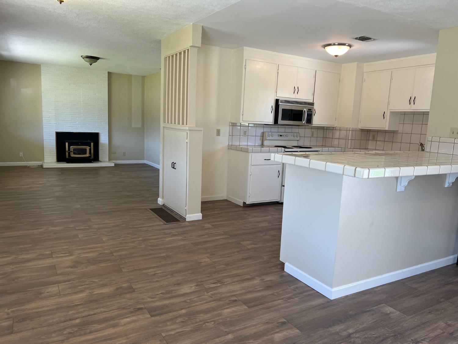 12255 Atkinson Road Lodi, CA 95240 - Photo 7 of 29