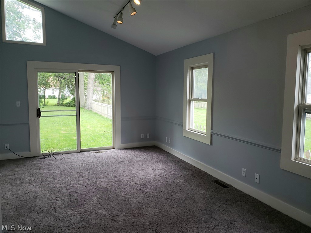 5375 Summit Road Cleveland, OH 44124 - Photo 6 of 20