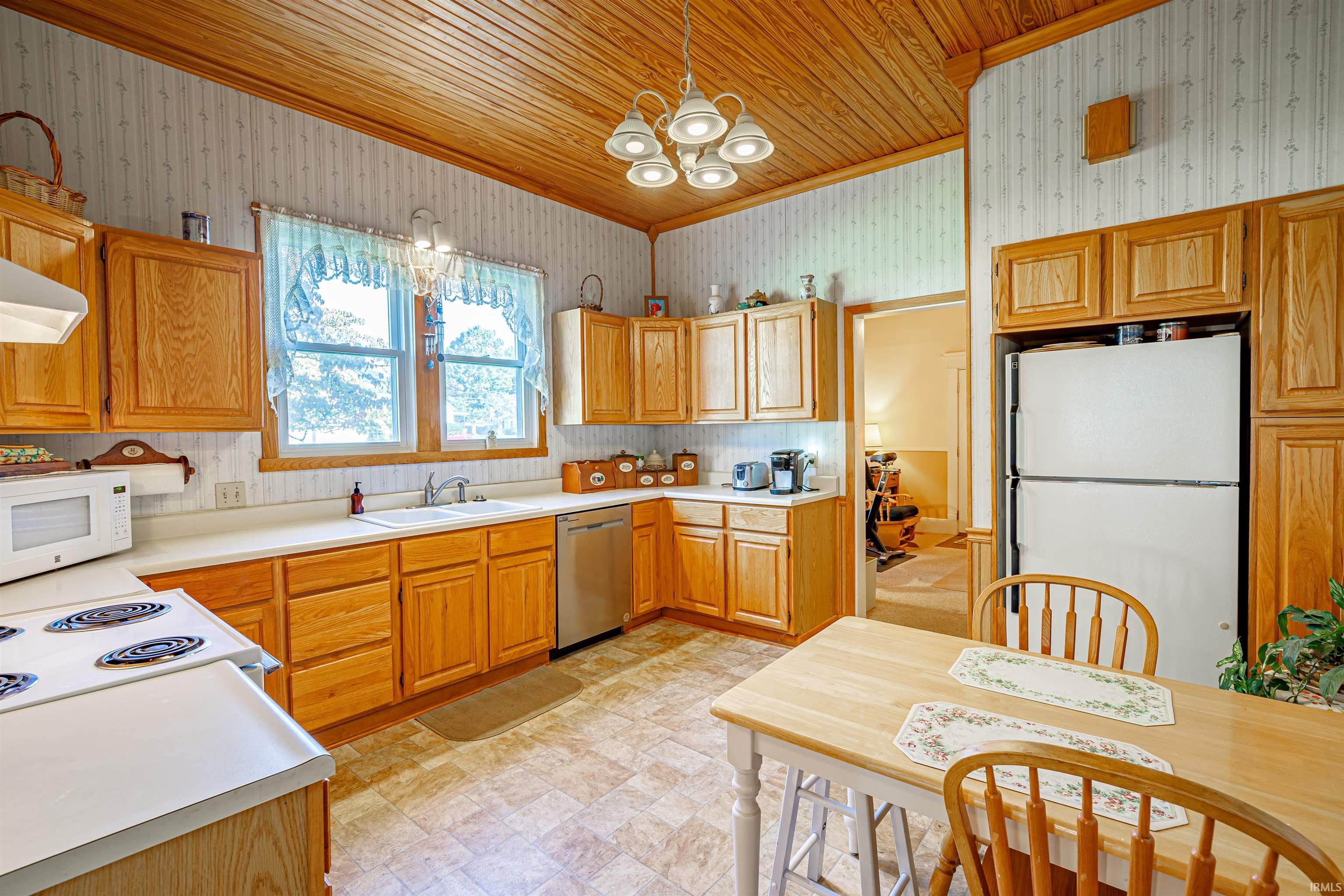 320 West Spruce Street Princeton, IN 47670 - Photo 2 of 22