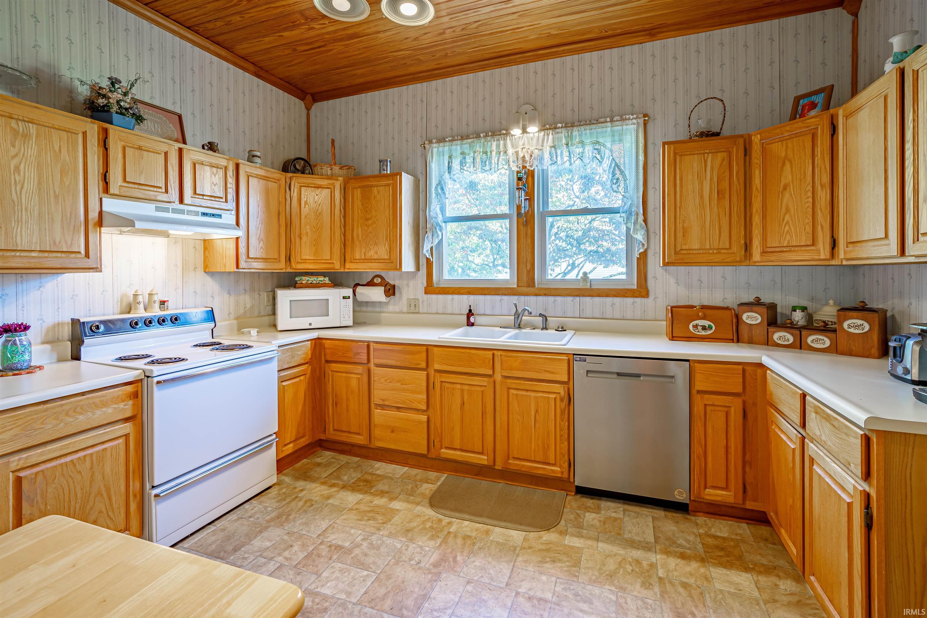 320 West Spruce Street Princeton, IN 47670 - Photo 3 of 22