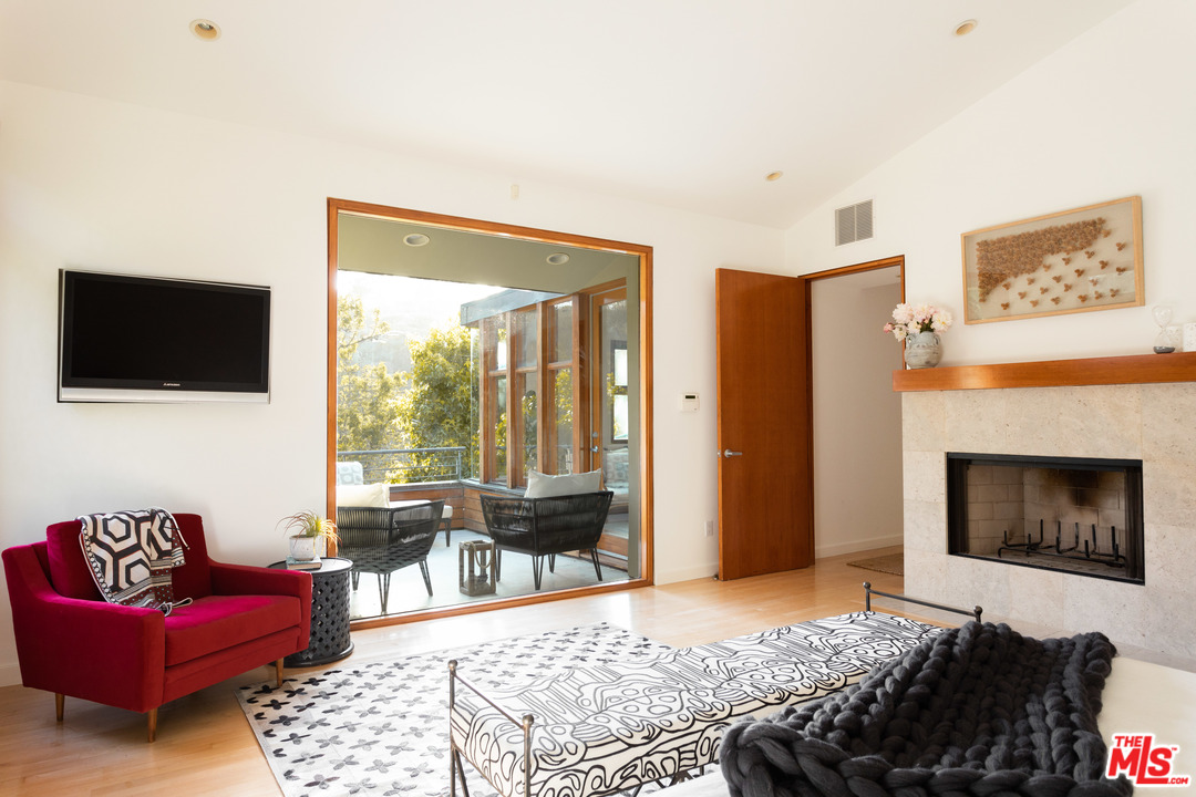 2244 Mandeville Canyon Road Los Angeles, CA 90049 - Photo 35 of 50