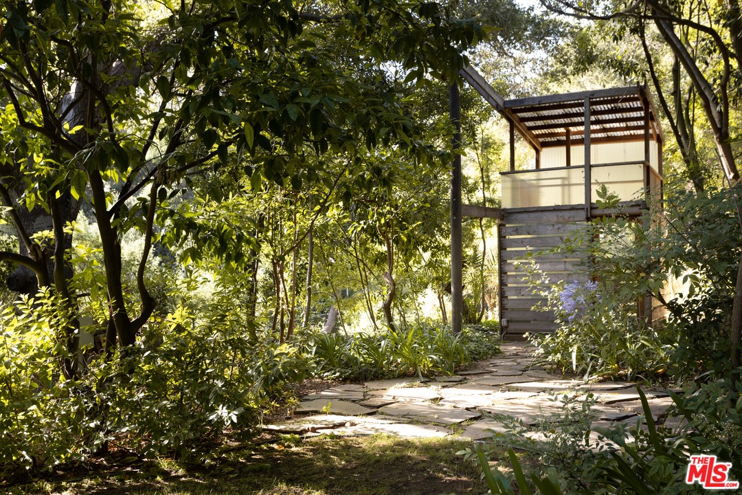 2244 Mandeville Canyon Road Los Angeles, CA 90049 - Photo 42 of 50