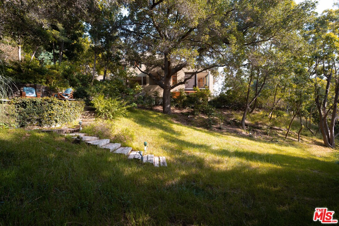 2244 Mandeville Canyon Road Los Angeles, CA 90049 - Photo 45 of 50