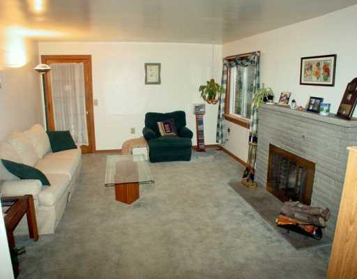 1748 Locust Road Franklin Park, PA 15143 - Photo 2 of 8 Living Room.