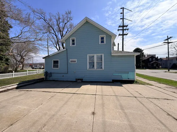 $68,000 | 822 Vine Street, Manistee, MI 49660