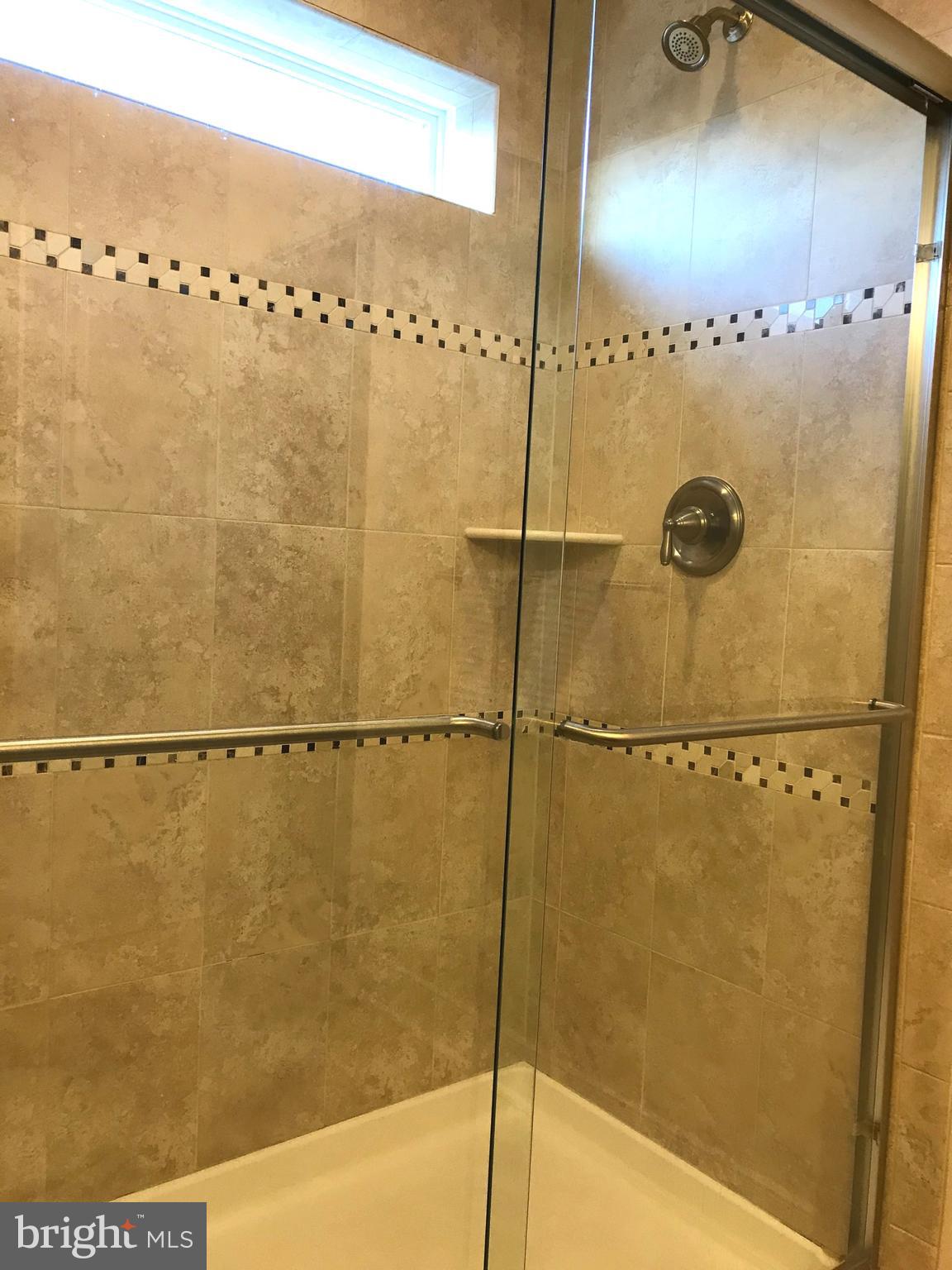 613 Hendrix Avenue Gaithersburg, MD 20878 - Photo 5 of 14 Walk in, glass shower